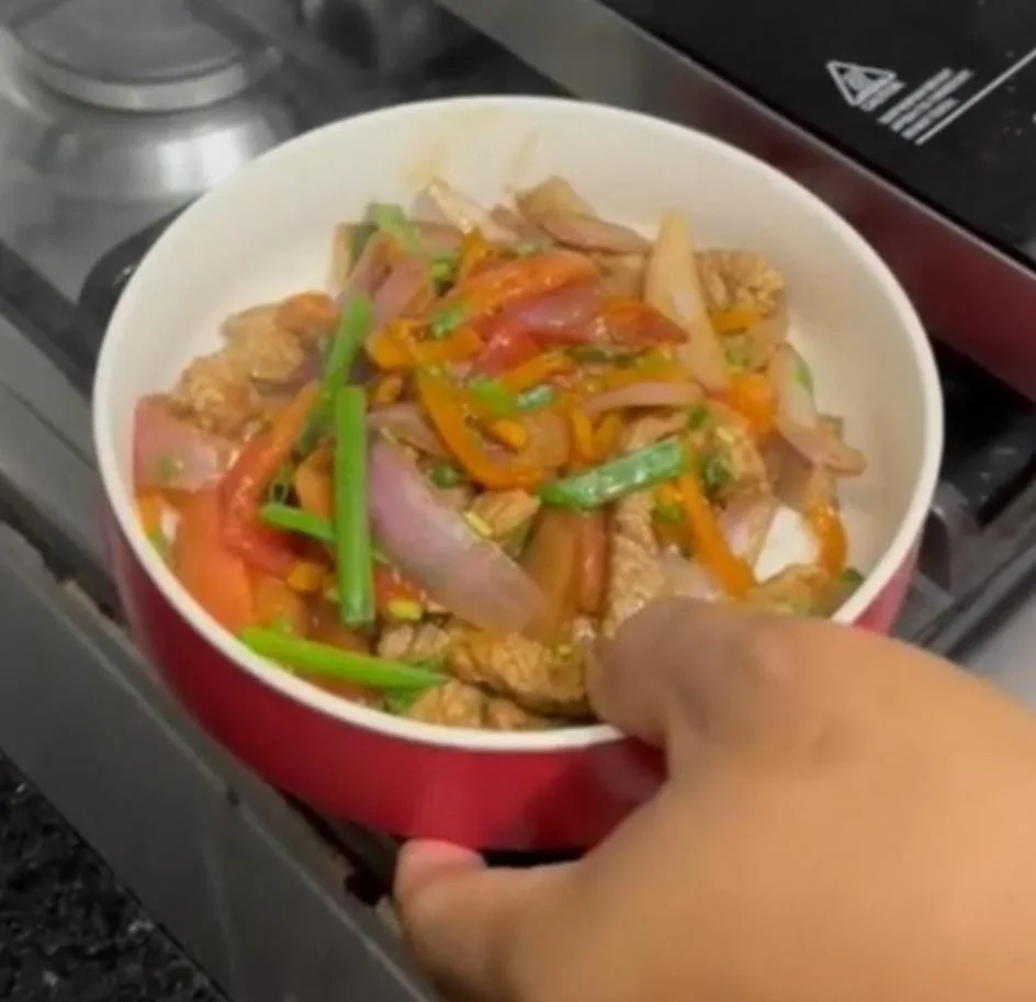 Receta de Lomo Saltado Sin Aceite – Más Saludable y Delicioso con Sartén Rena Ware Wok